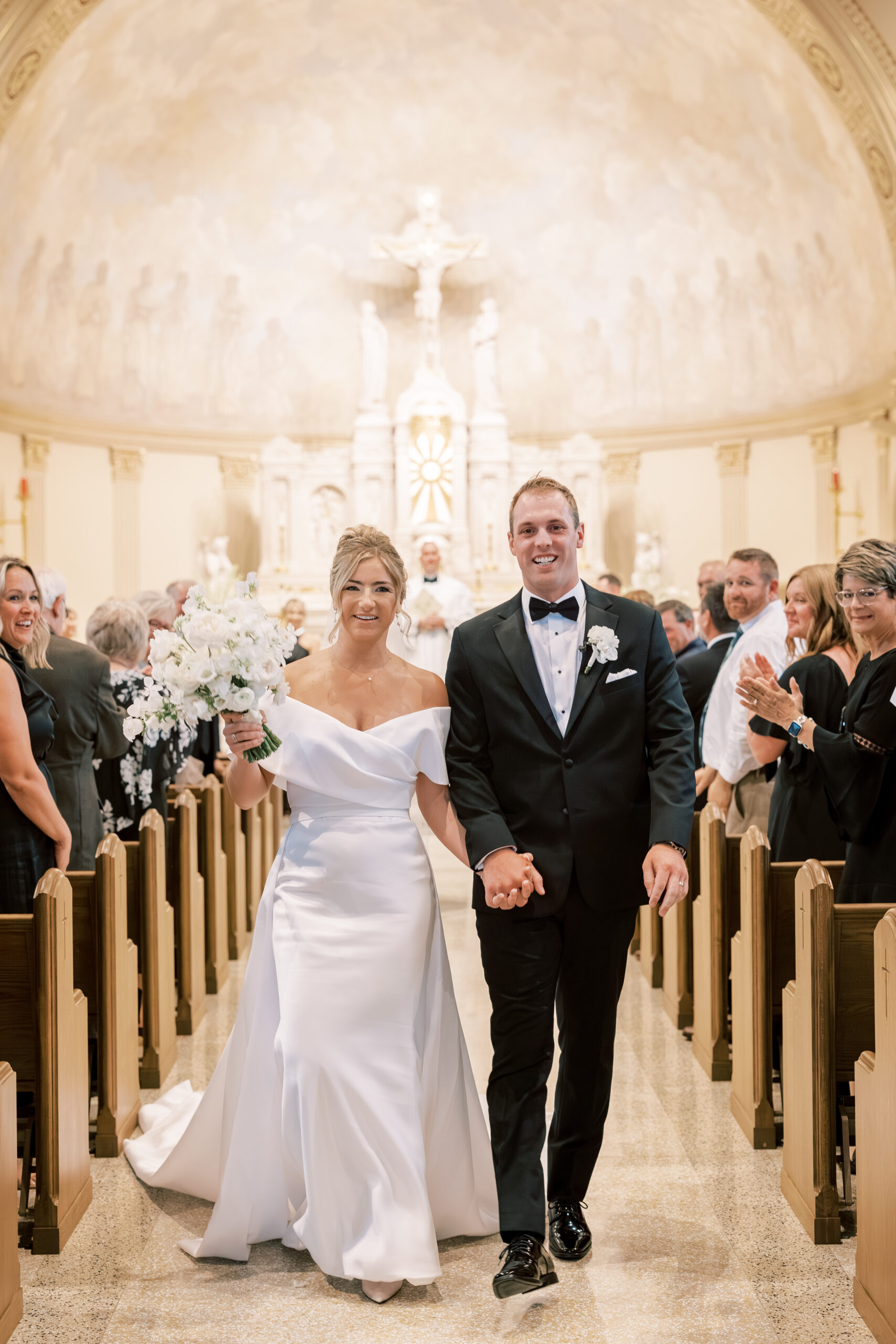 A Timeless Tented Affair in Wisconsin's Countryside