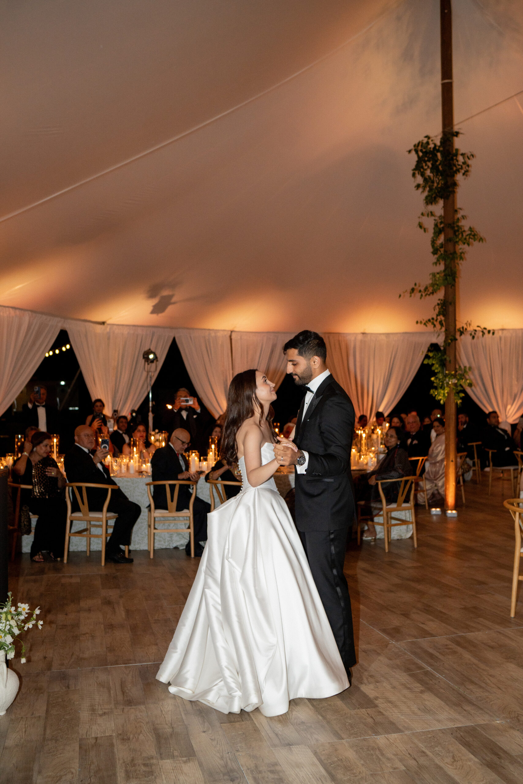 A Late-Summer Sailcloth Celebration at a Private Estate in Illinois