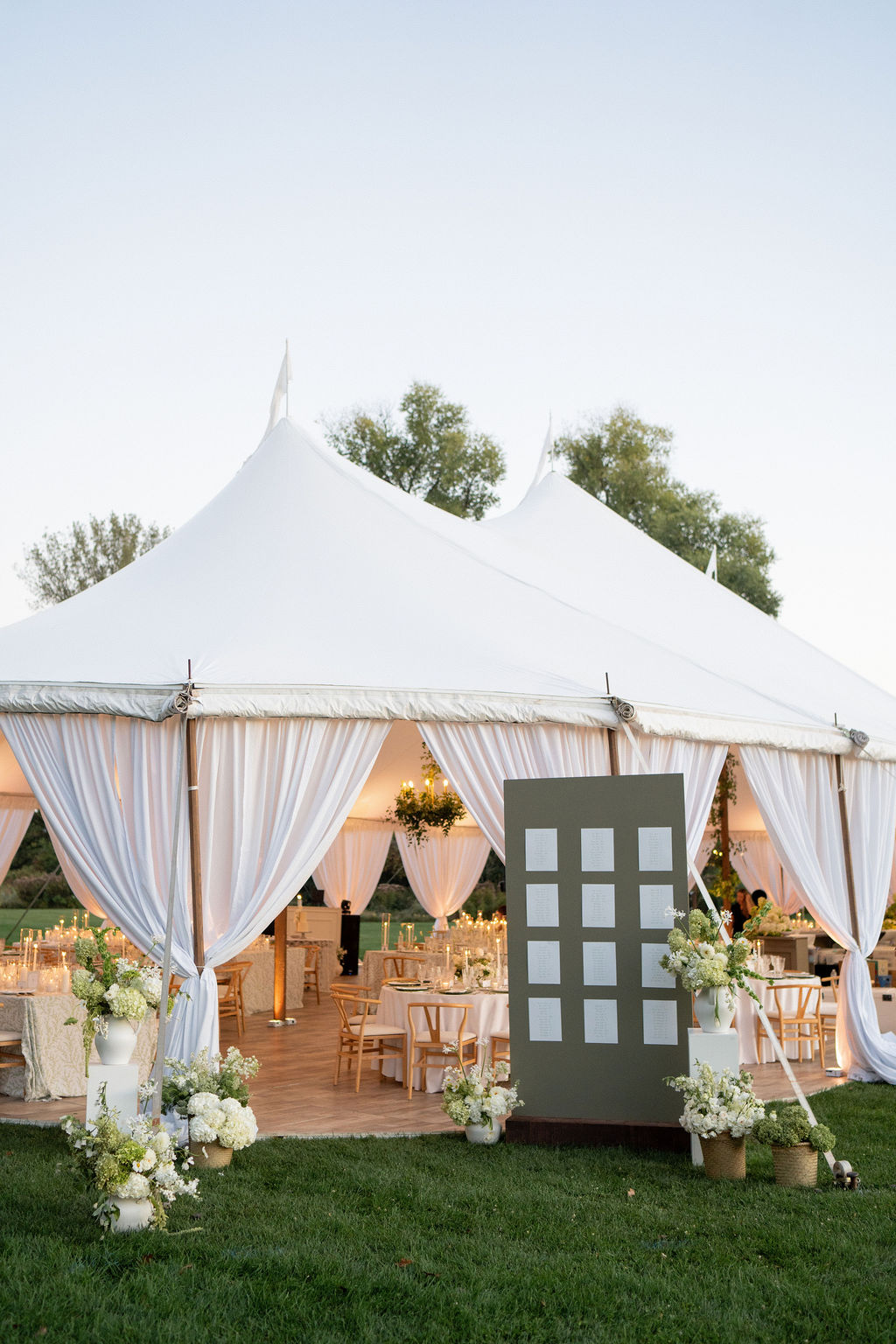 A Late-Summer Sailcloth Celebration at a Private Estate in Illinois
