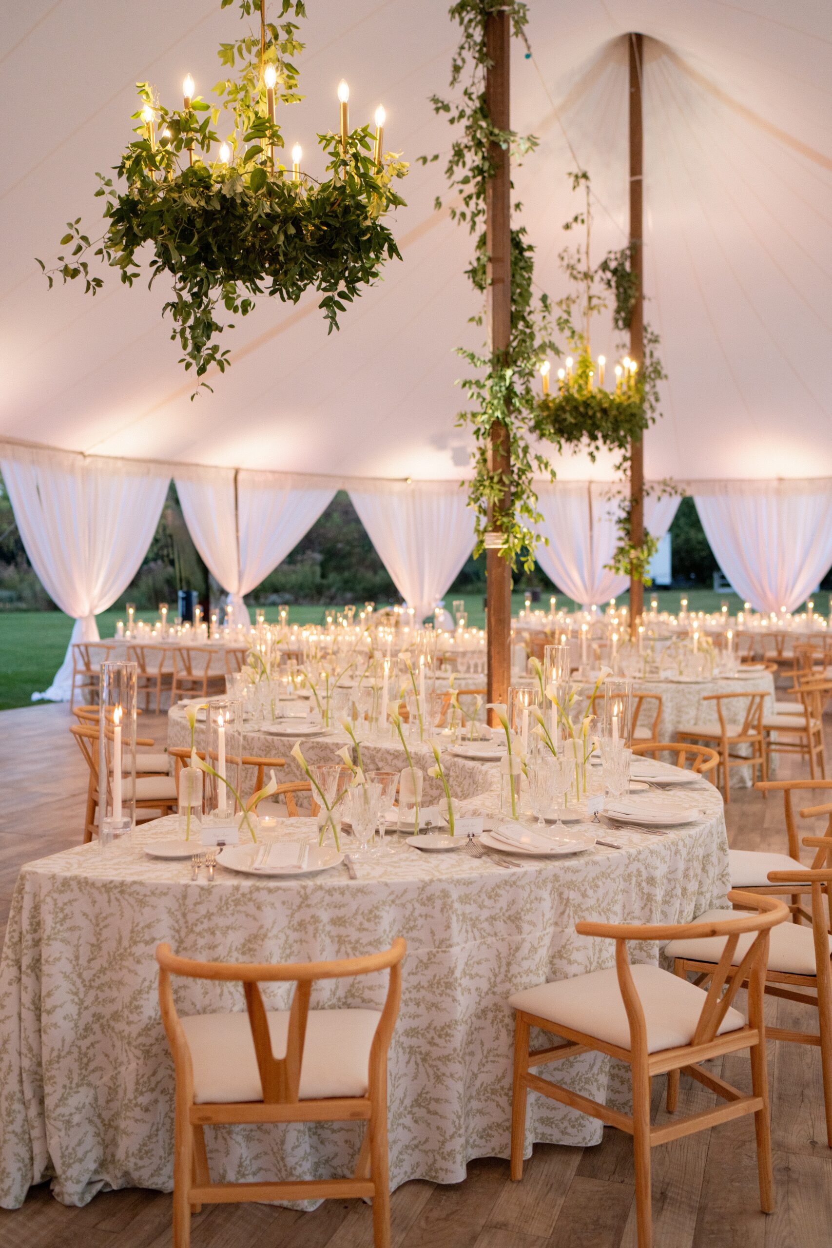 A Late-Summer Sailcloth Celebration at a Private Estate in Illinois