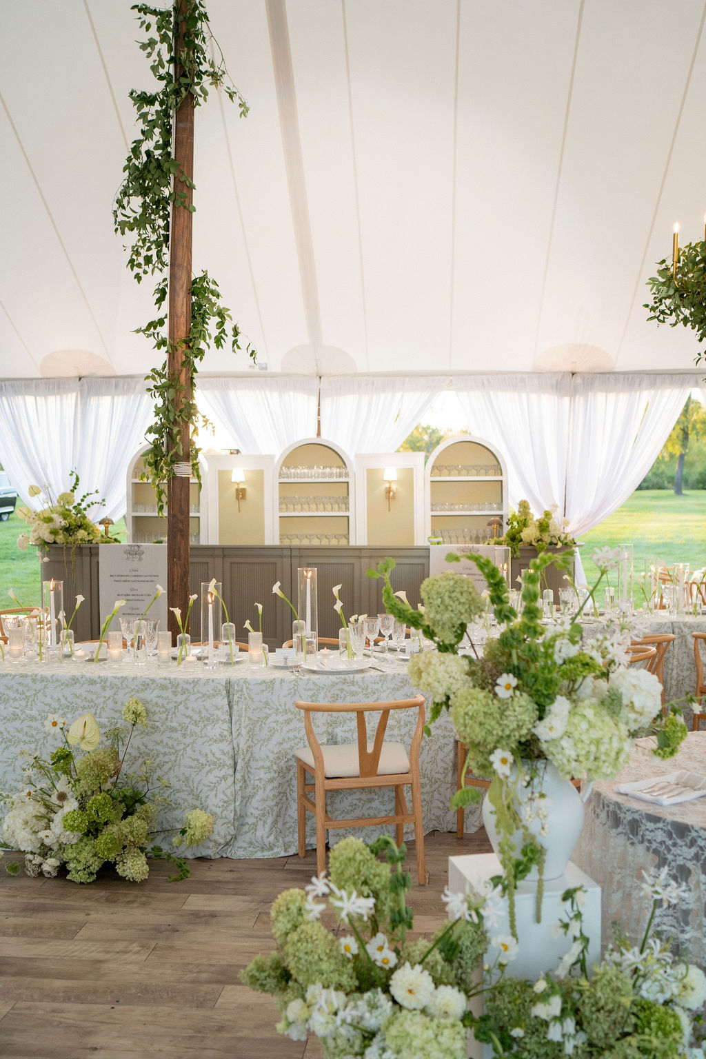 A Late-Summer Sailcloth Celebration at a Private Estate in Illinois